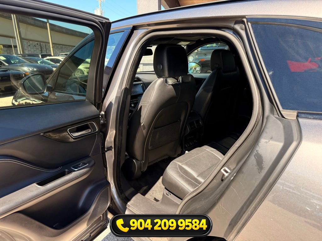 Used 2017 Jaguar F-PACE R-Sport image 24