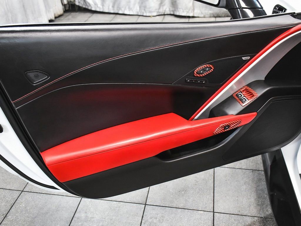 Used 2015 Chevrolet Corvette Z06 w/ 3LZ Preferred Equipment Group image 11