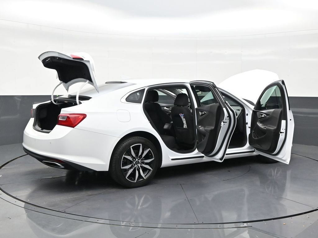 Used 2024 Chevrolet Malibu RS FWD image 28