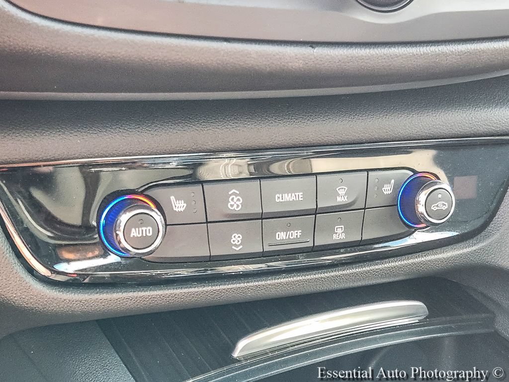 Used 2020 Buick Regal Essence FWD image 14