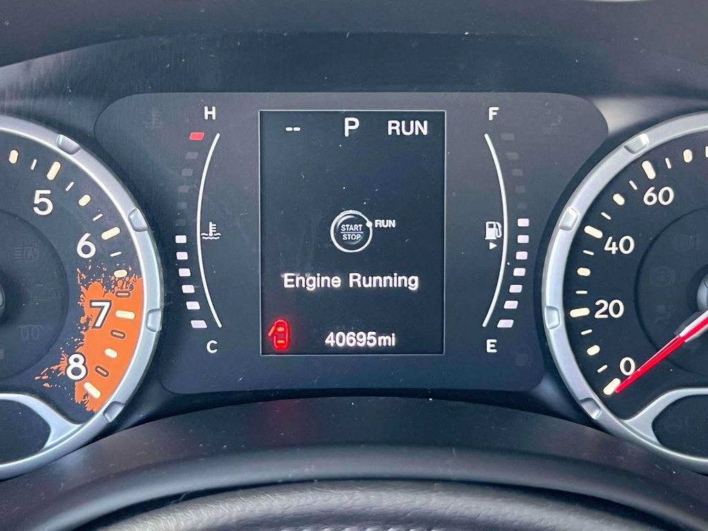 Used 2018 Jeep Renegade Latitude w/ Cold Weather Group AWD/4WD image 27