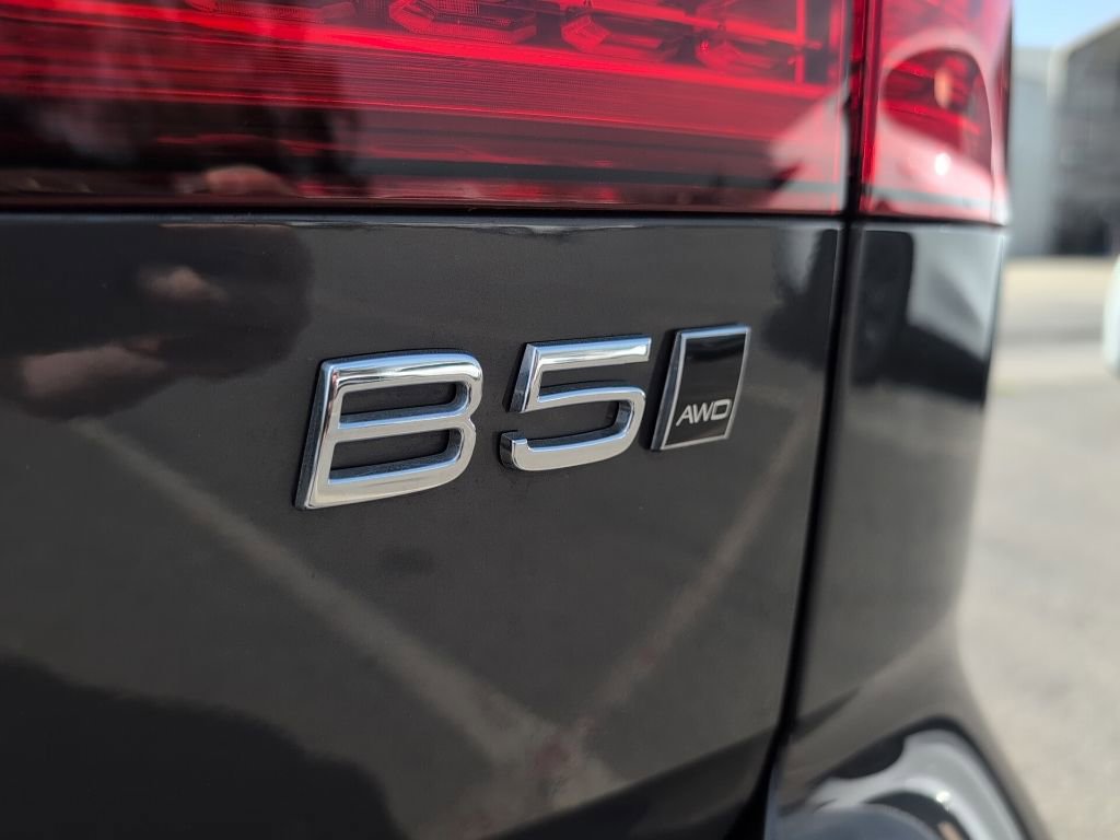 Used 2025 Volvo V60 B5 Cross Country Plus AWD/4WD image 13
