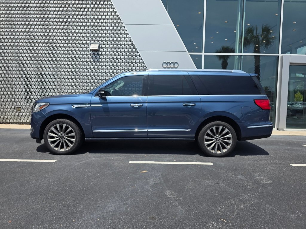 Used 2018 Lincoln Navigator L Select AWD/4WD image 10