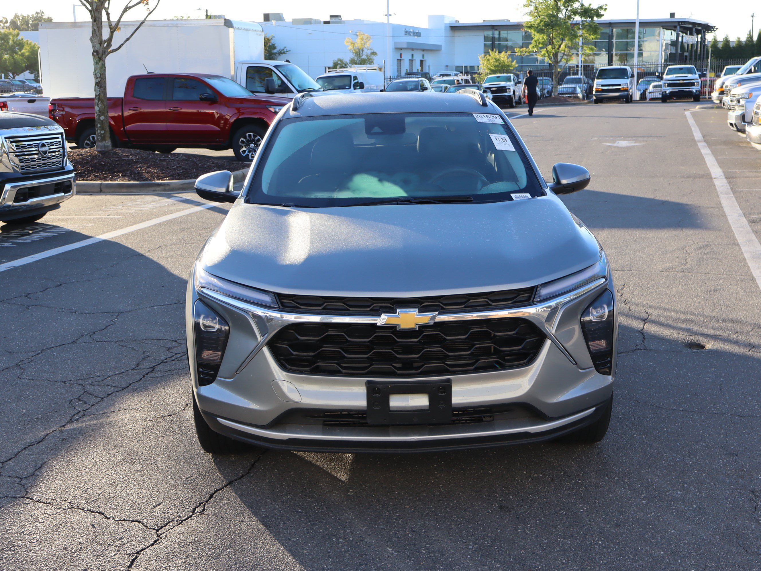 Used 2025 Chevrolet Trax LT FWD image 14