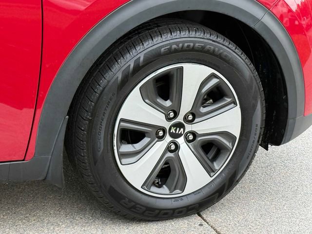 Used 2017 Kia Niro EX FWD image 17