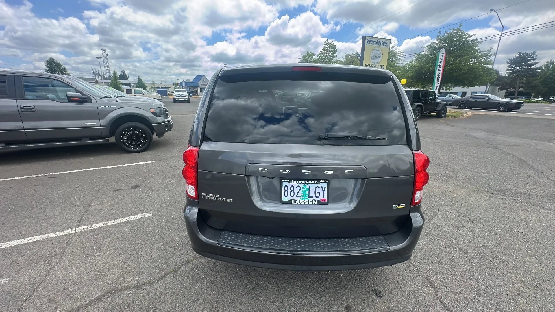 Used 2018 Dodge Grand Caravan SE image 4