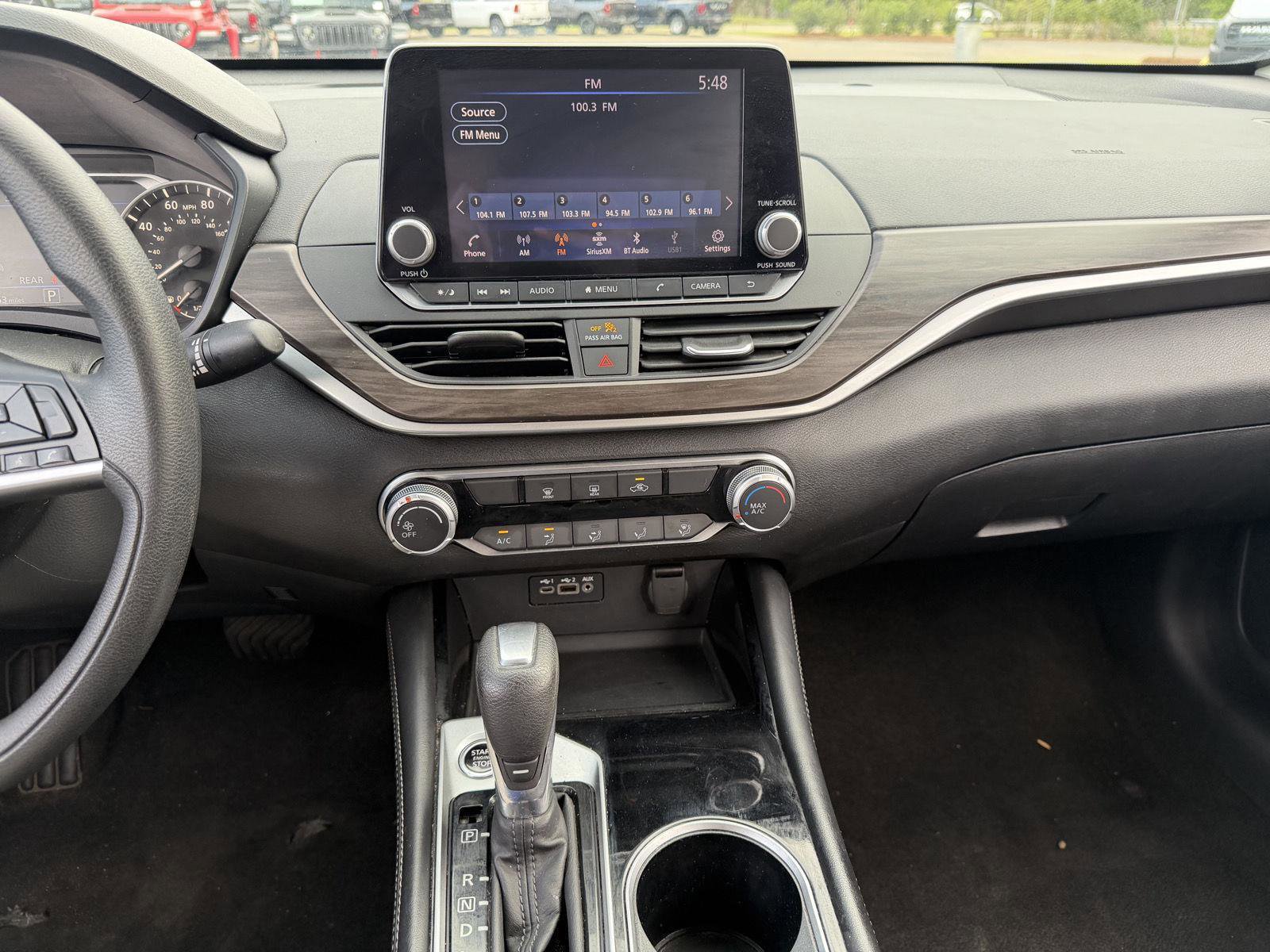 Used 2023 Nissan Altima 2.5 SV image 11