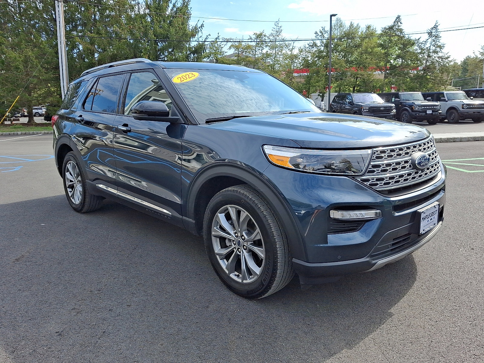 Certified 2023 Ford Explorer Limited w/ Equipment Group 301A AWD/4WD image 3