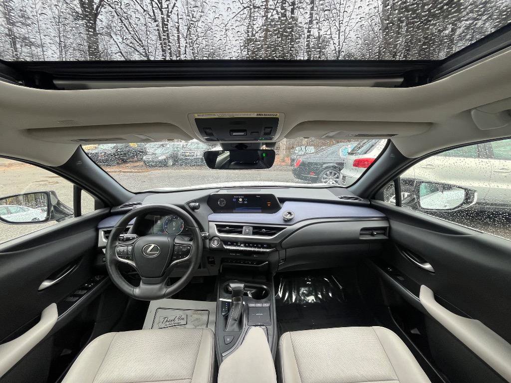 Used 2021 Lexus UX 200 w/ Premium Package image 55