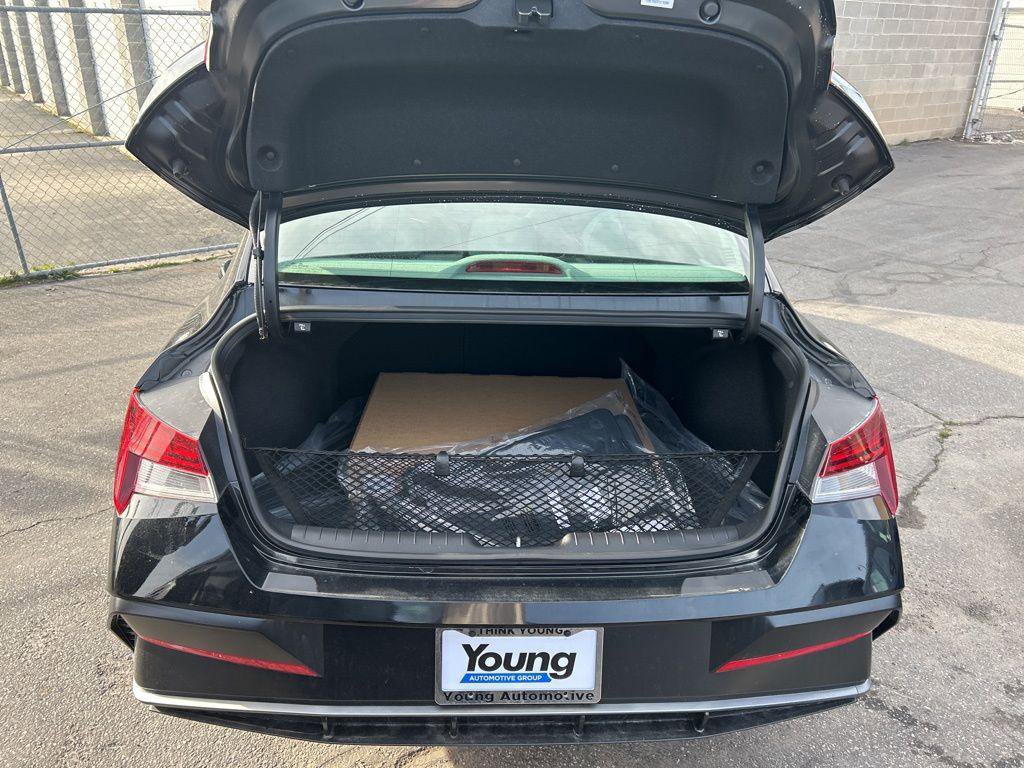 New 2026 Hyundai Elantra SEL Sport Premium image 28