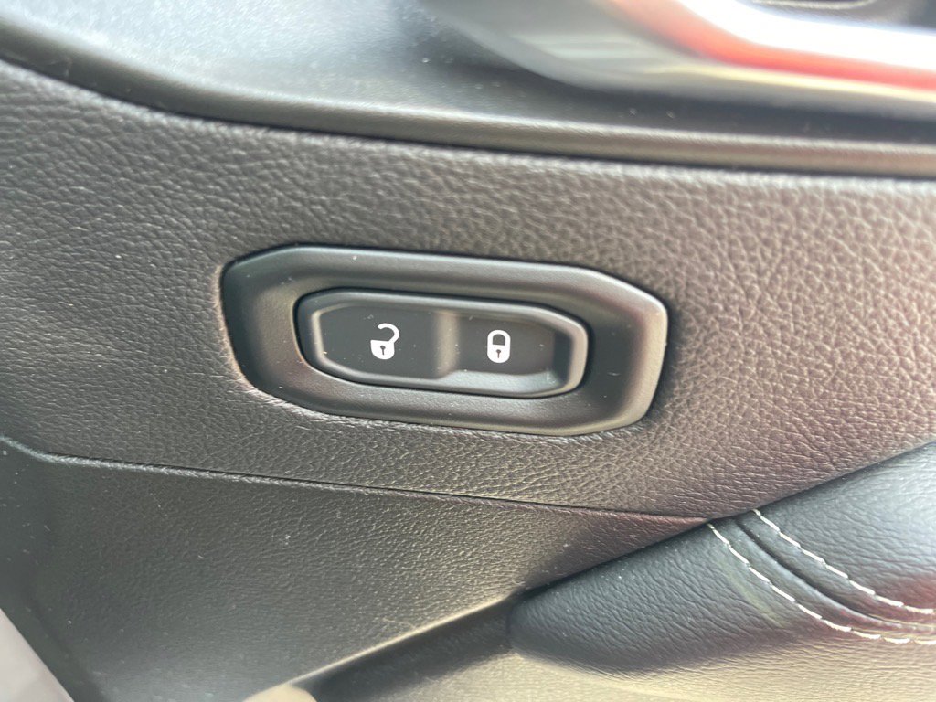 Used 2022 Jeep Wrangler Unlimited Sahara w/ Cold Weather Group image 20