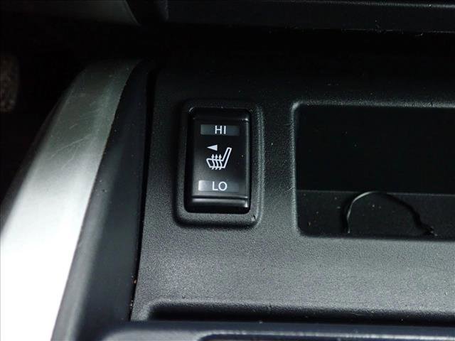 Used 2020 Nissan Titan SL w/ Moonroof Package image 22