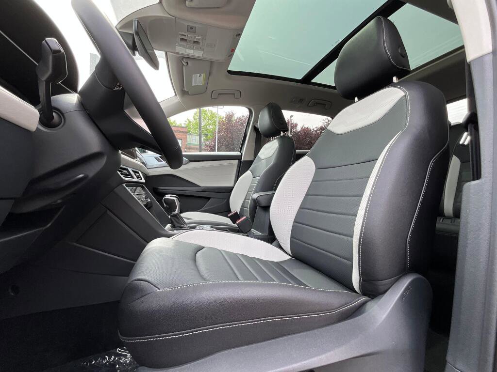New 2026 Volkswagen Taos SEL AWD/4WD image 11