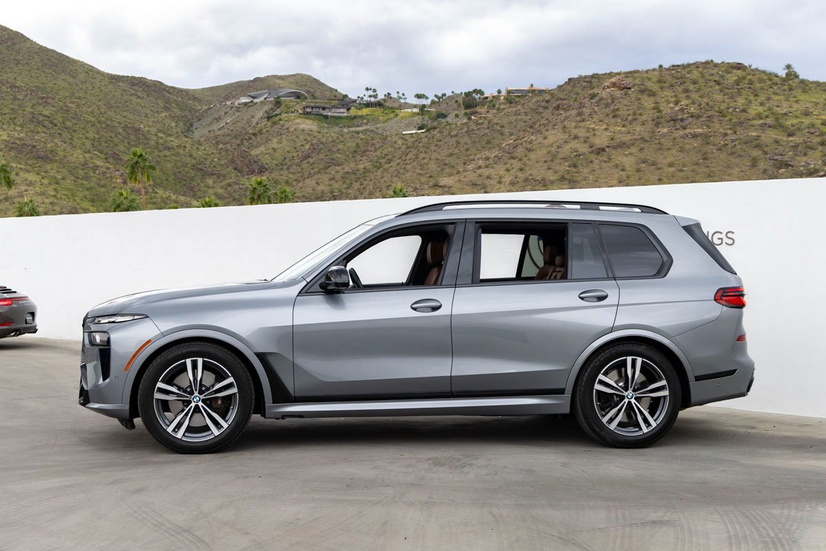 Certified 2025 BMW X7 M60i image 3