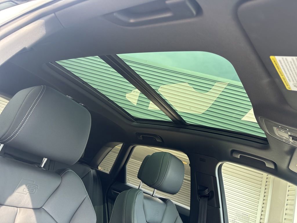 Used 2025 Audi Q3 2.0T Premium w/ Convenience Package AWD/4WD image 18