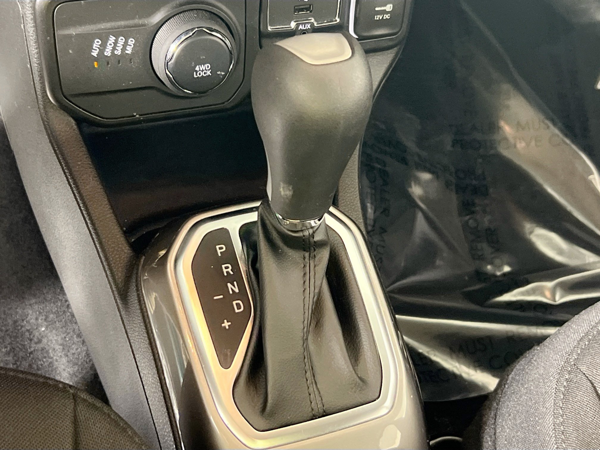 Used 2022 Jeep Renegade Latitude w/ Convenience Group AWD/4WD image 17
