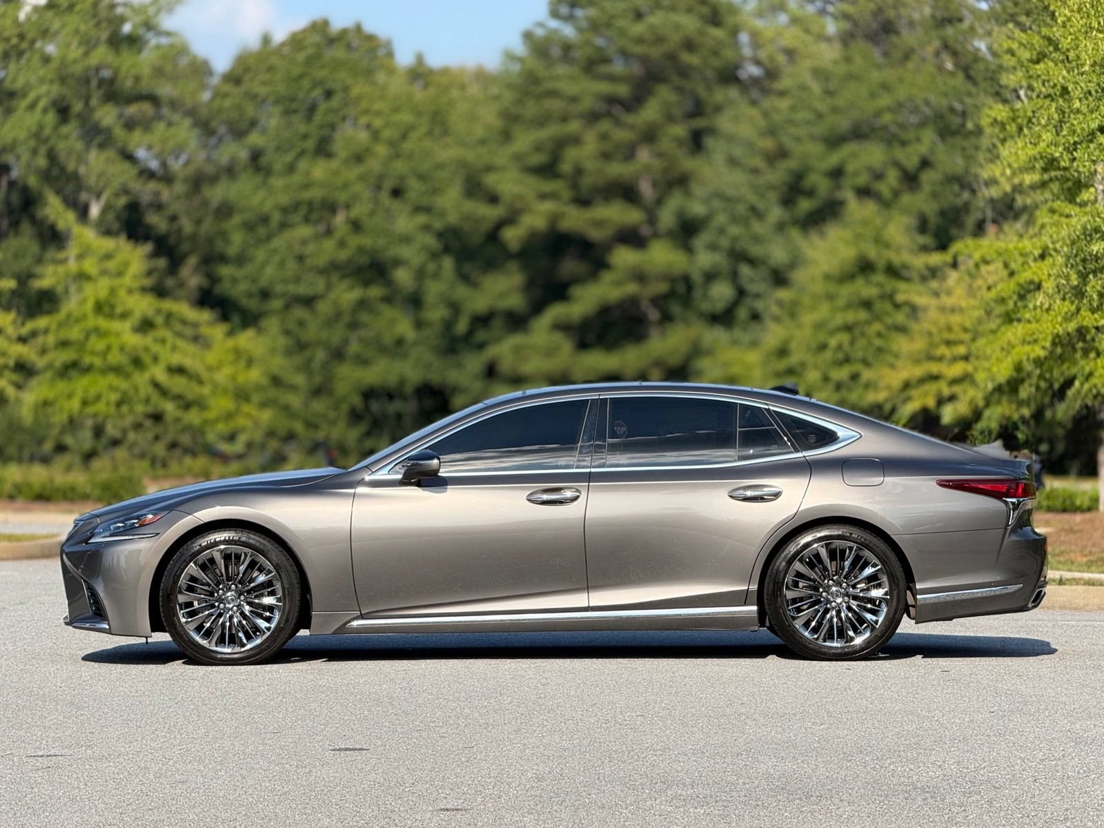 Used 2018 Lexus LS 500 w/ Interior Upgrade Package RWD image 9