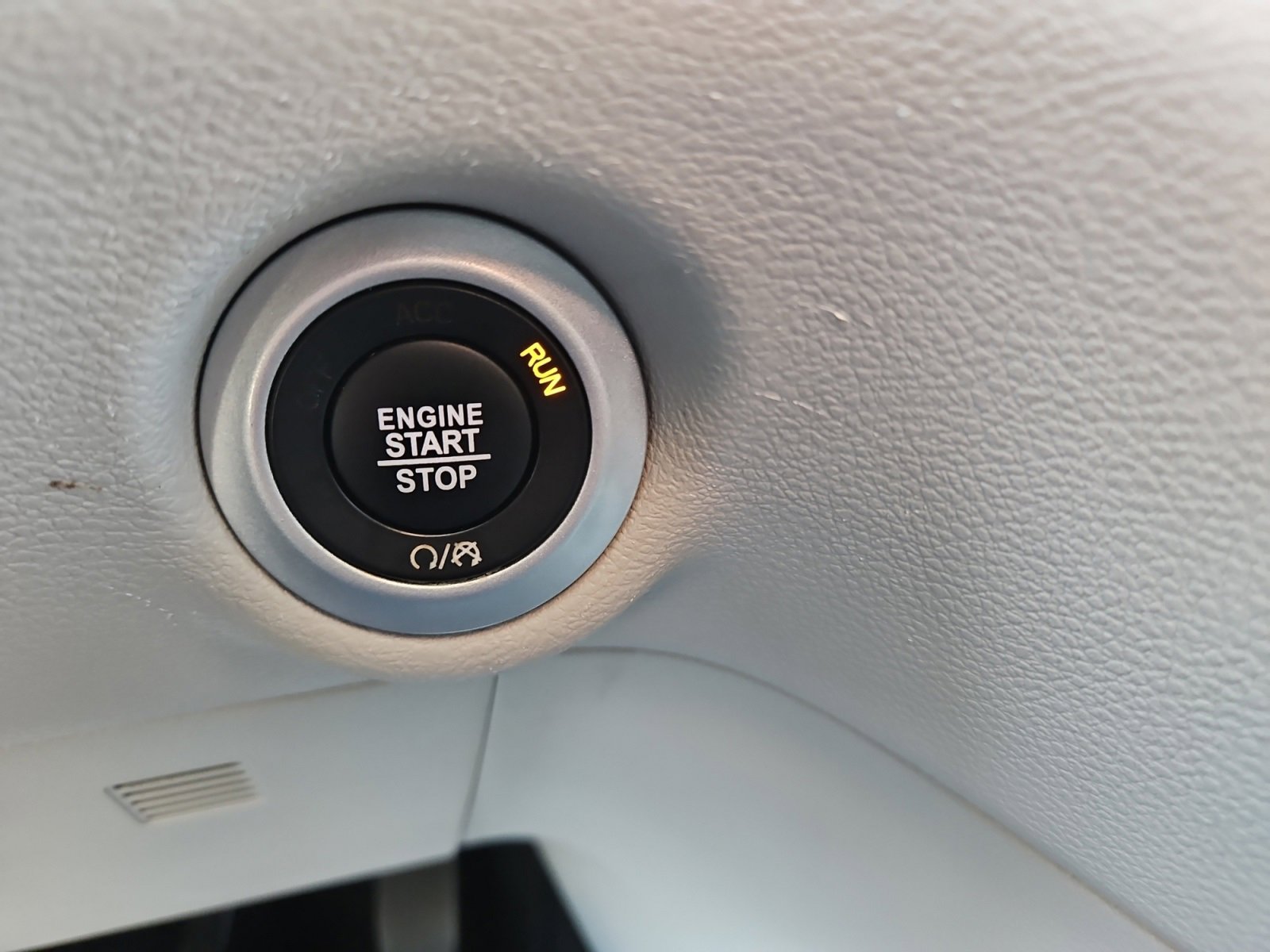 Used 2024 Chrysler Pacifica Touring-L image 30