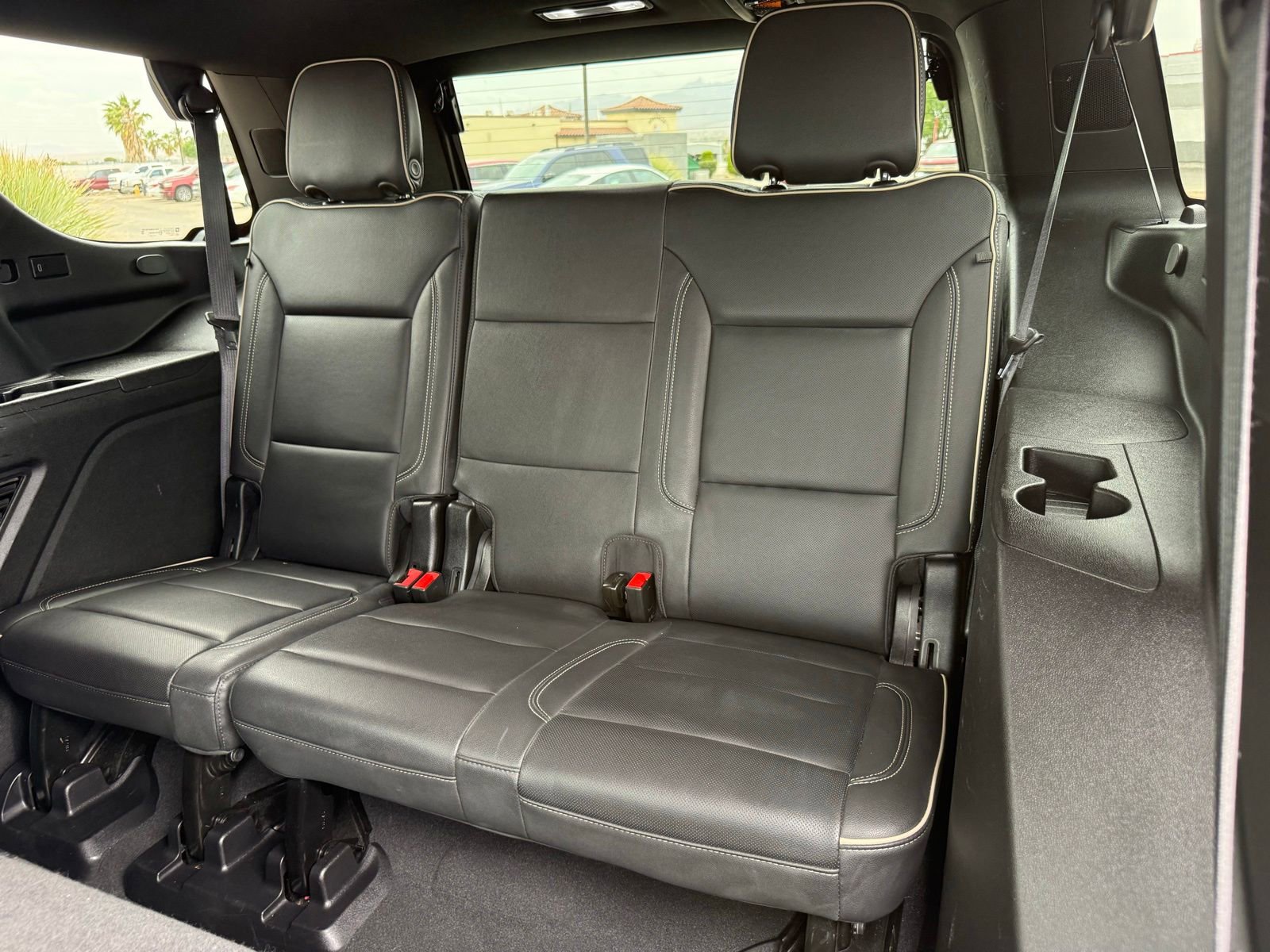 Used 2024 GMC Yukon SLT RWD image 42