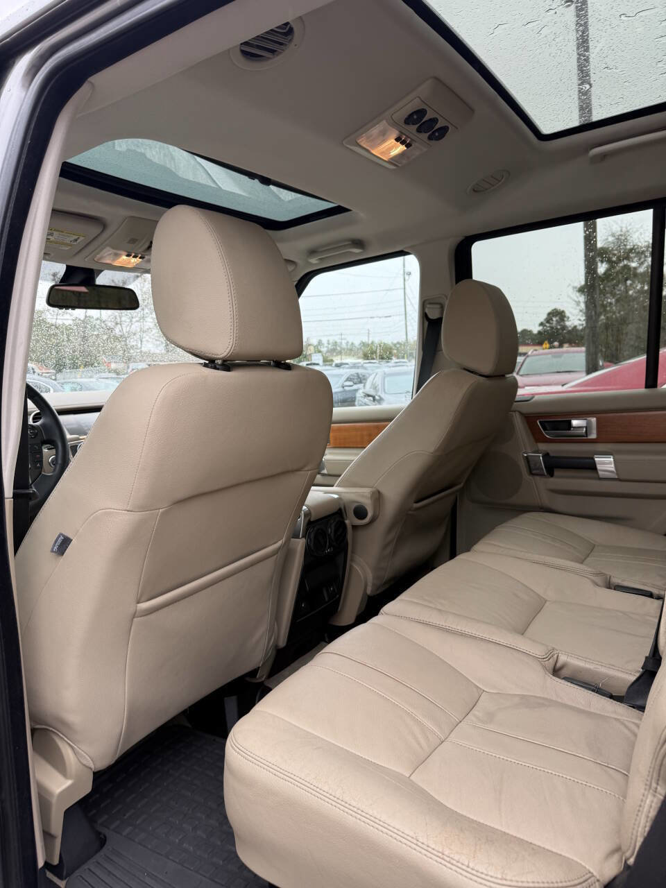 Used 2010 Land Rover LR4 HSE image 17