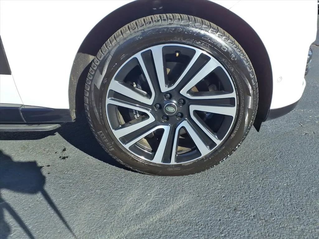 Used 2023 Land Rover Range Rover SE image 9