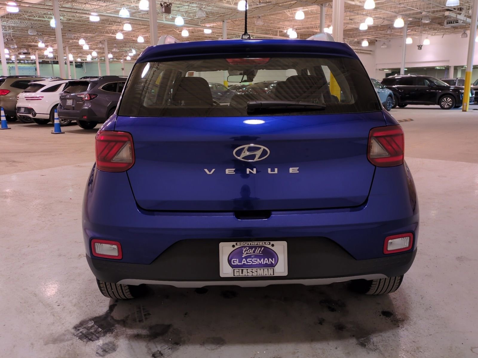 Used 2025 Hyundai Venue SEL image 4