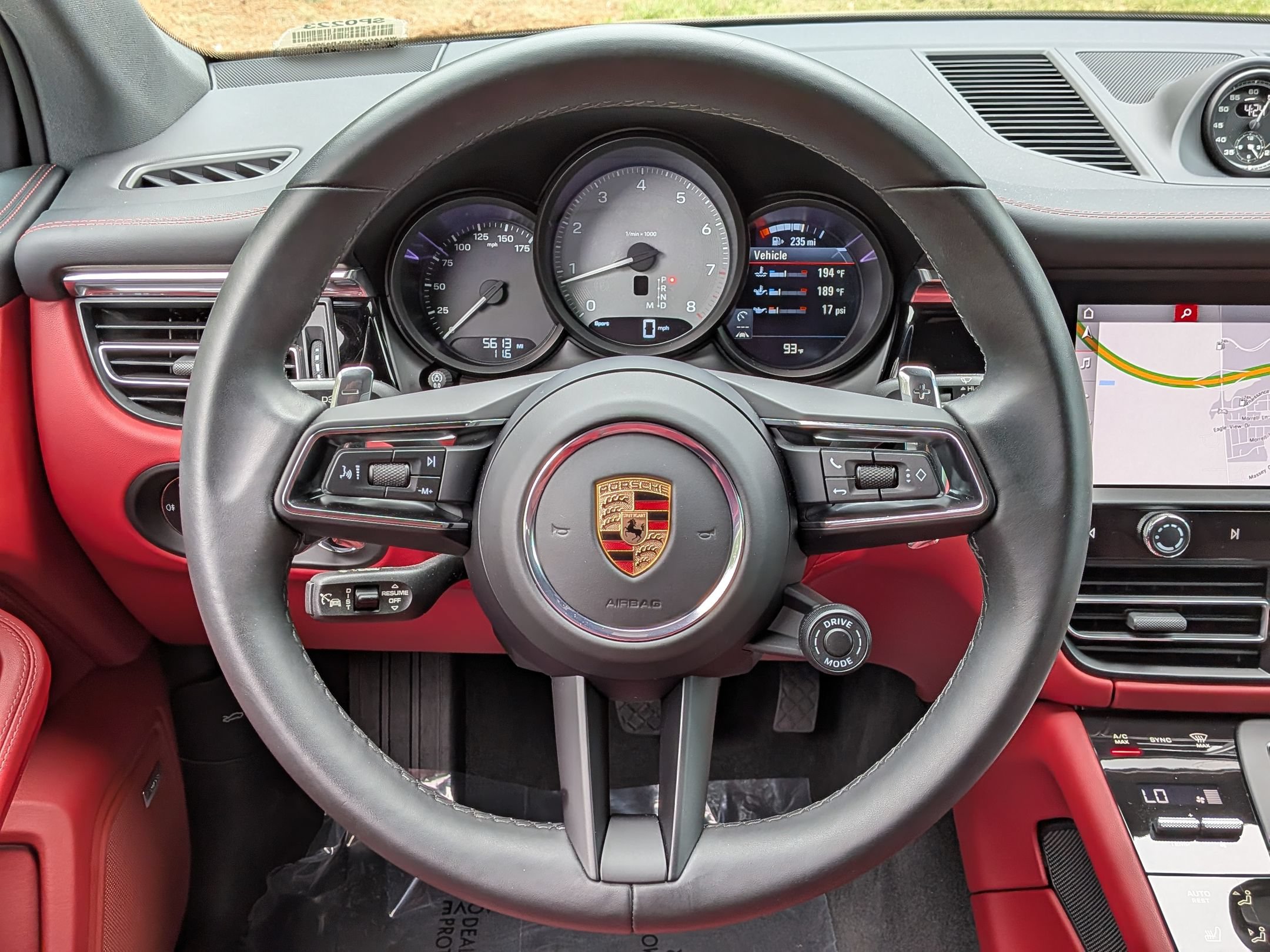 Certified 2025 Porsche Macan S AWD/4WD image 8