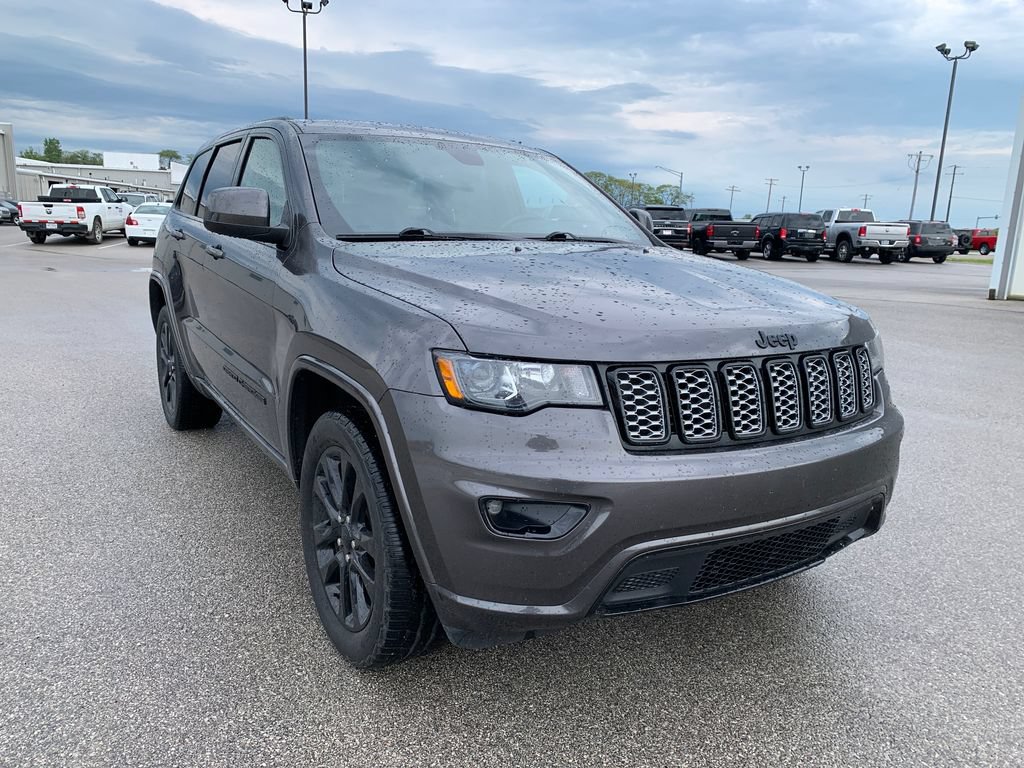 Used 2020 Jeep Grand Cherokee Altitude AWD/4WD image 14