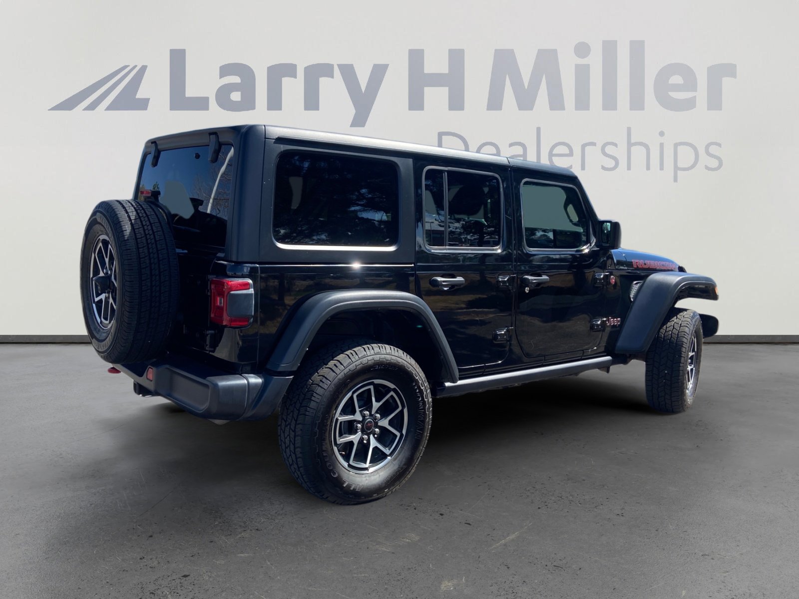 Used 2024 Jeep Wrangler Unlimited Rubicon AWD/4WD image 5