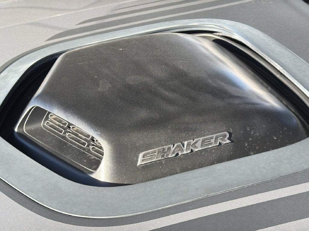 Used 2016 Dodge Challenger R/T RWD image 5