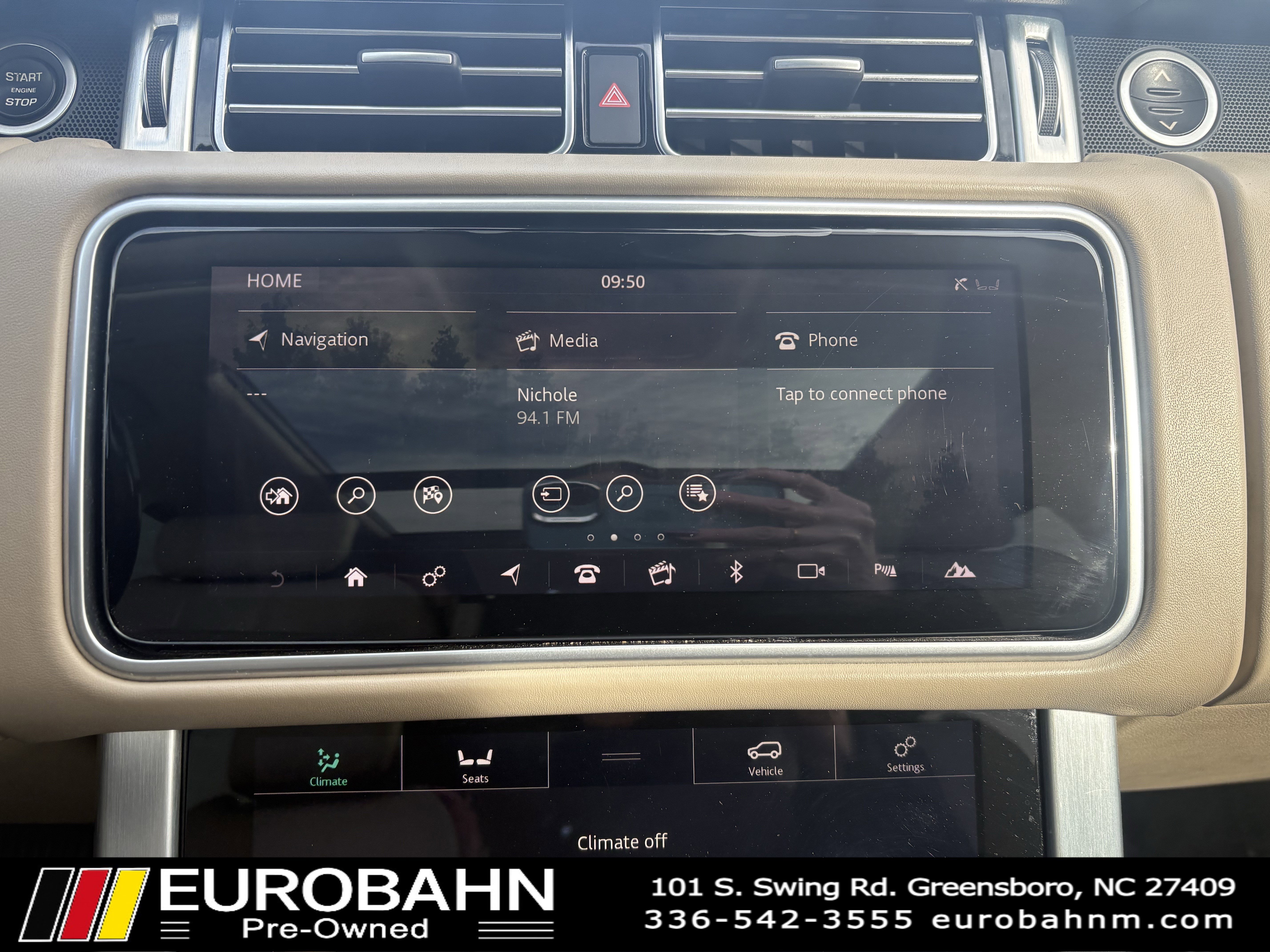 Used 2018 Land Rover Range Rover HSE image 21