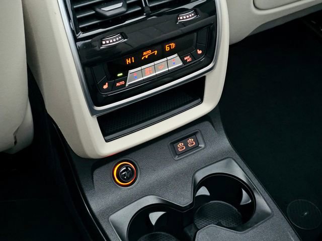 Used 2025 BMW X7 M60i image 29
