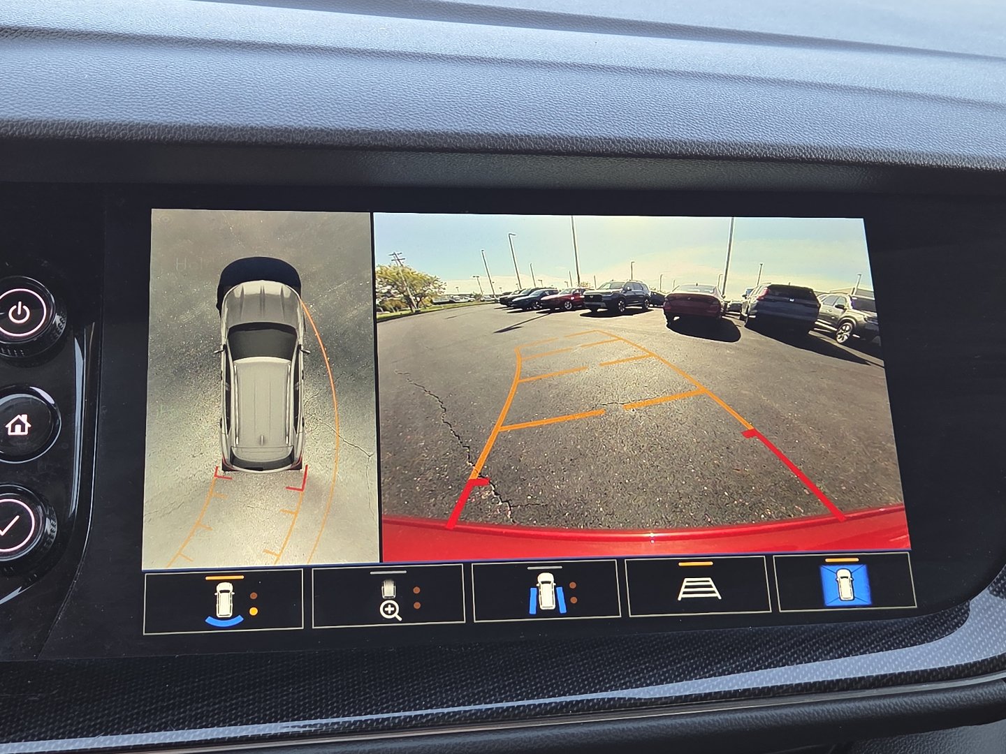 Used 2022 Buick Envision Essence w/ Technology Package II FWD image 30