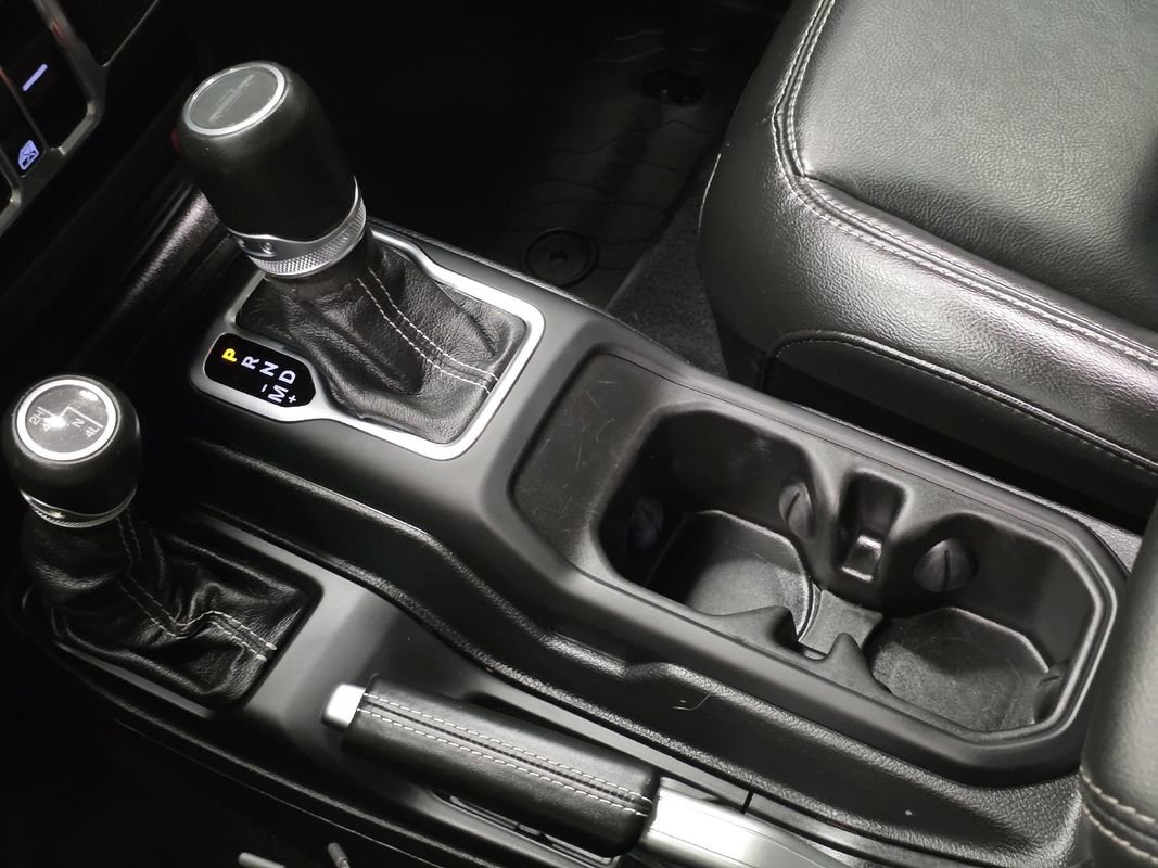 Used 2020 Jeep Gladiator Overland image 36