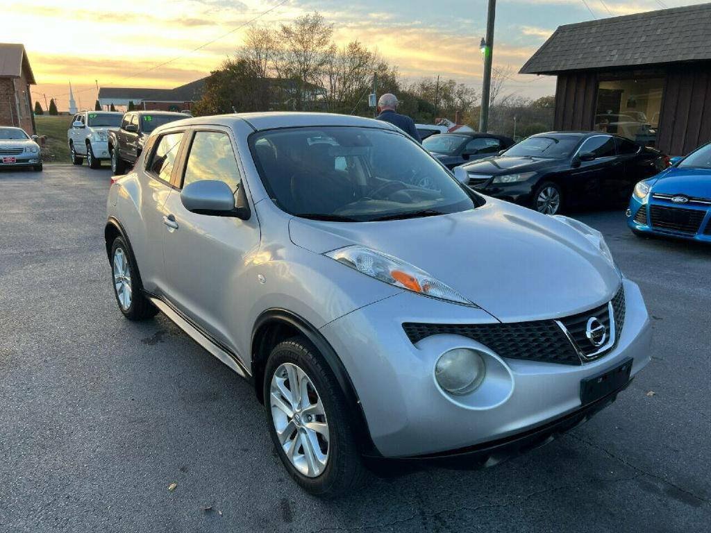 Used 2014 Nissan Juke S FWD image 12