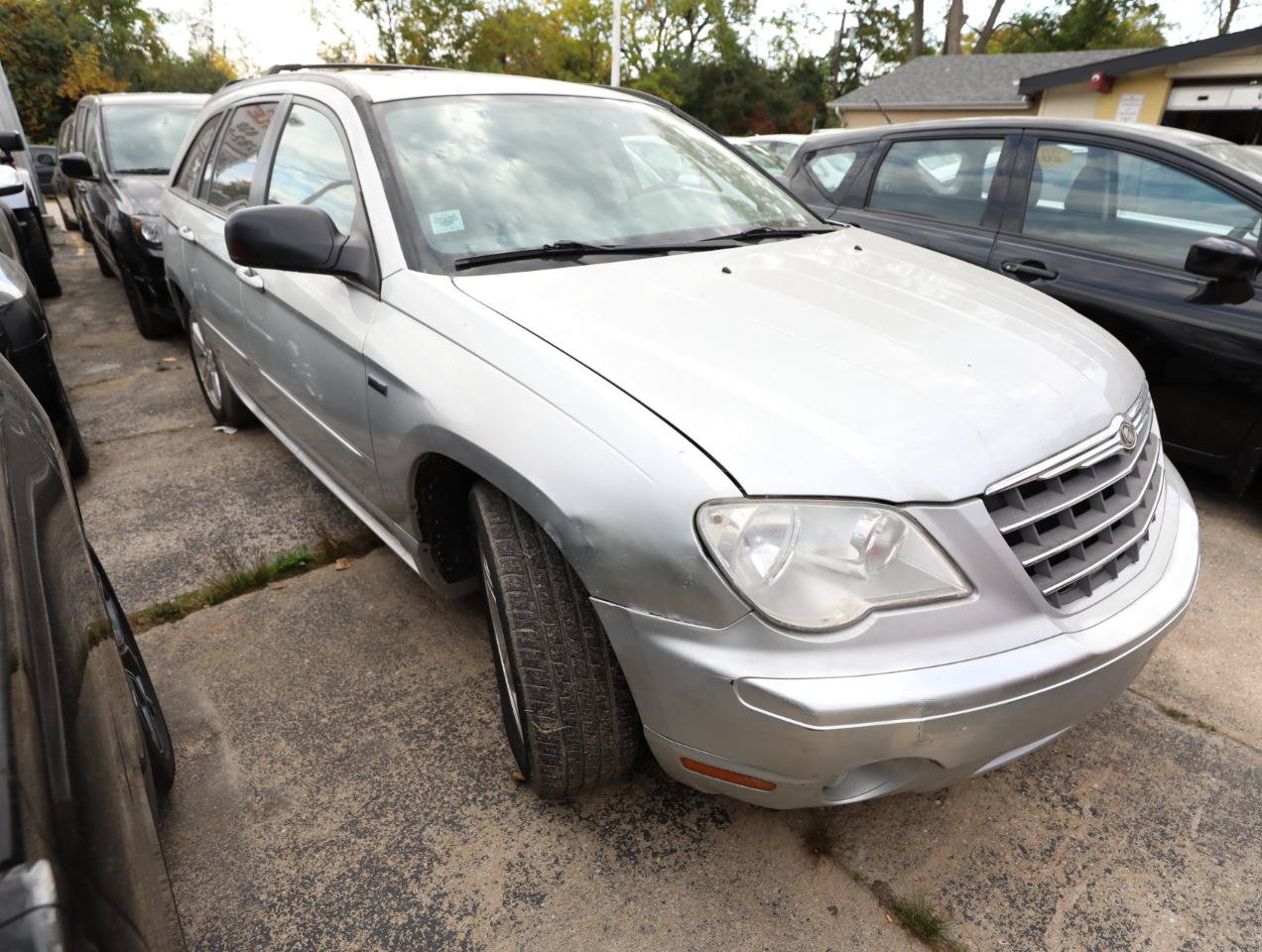 Used 2008 Chrysler Pacifica Touring FWD image 4
