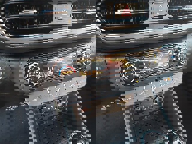 Used 2023 Hyundai Kona SEL w/ Convenience Package image 17