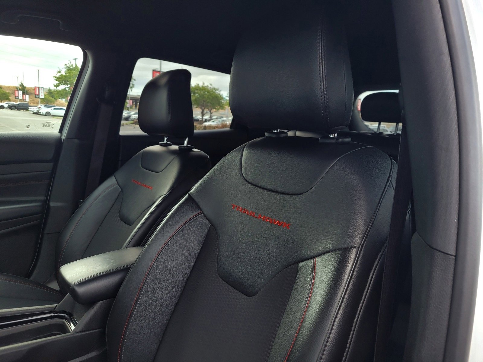 Used 2023 Jeep Compass Trailhawk image 17