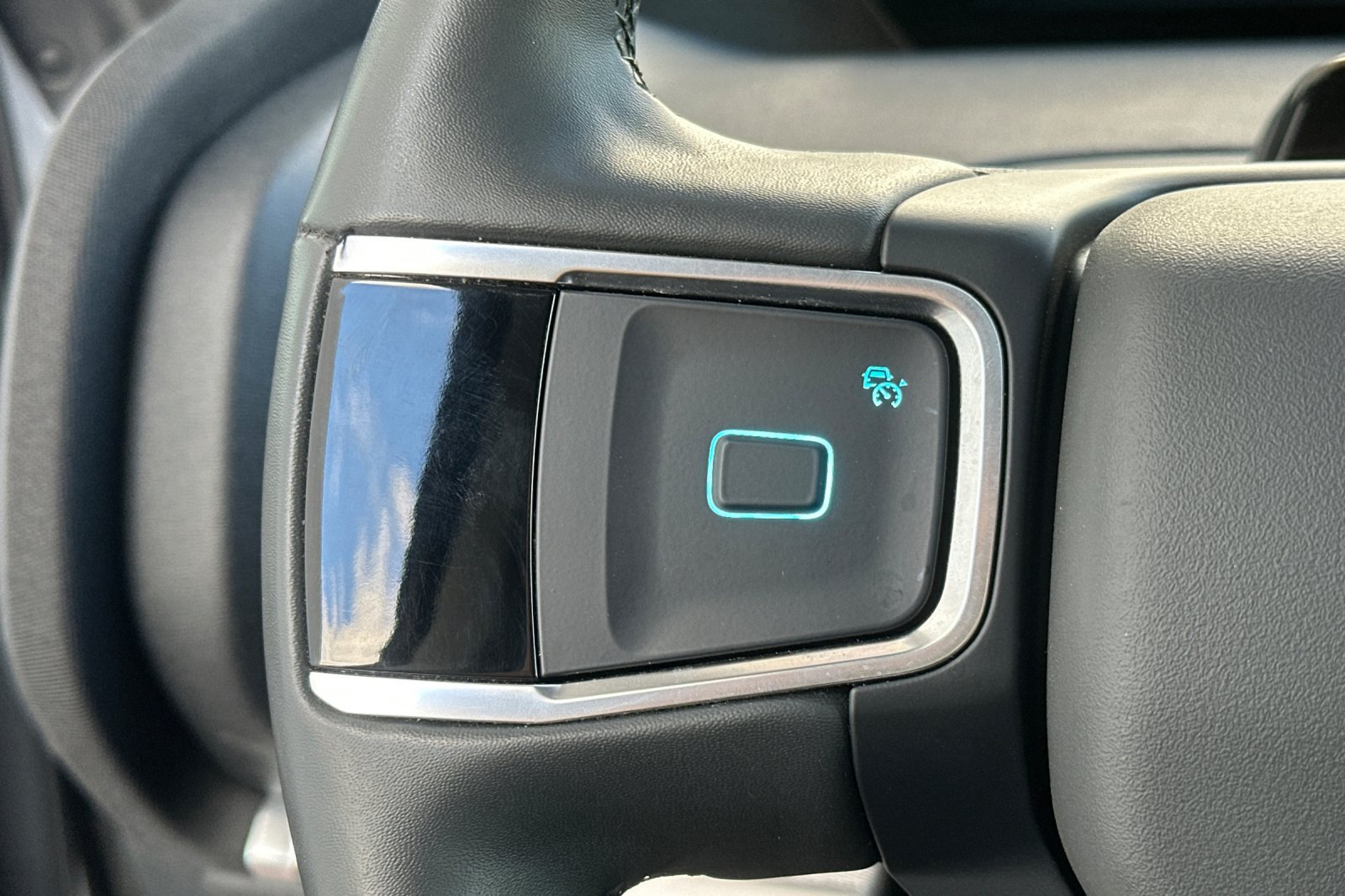 Used 2025 Ford Expedition Active AWD/4WD image 29