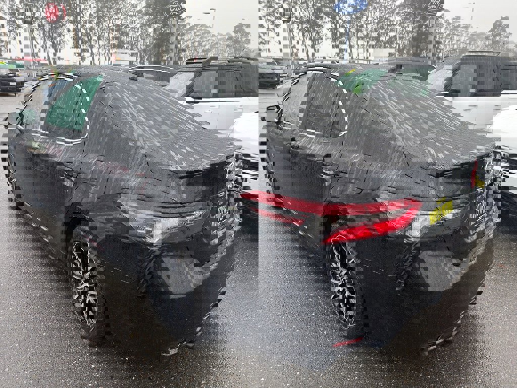 Used 2023 Toyota Camry SE image 6