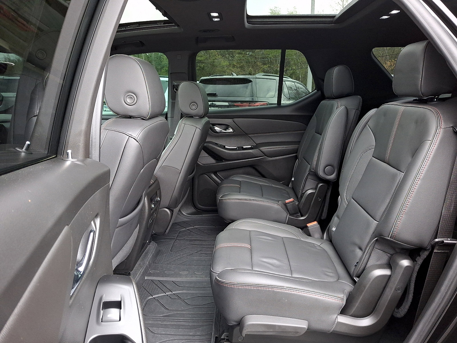 Certified 2023 Chevrolet Traverse RS w/ LPO, Floor Liner Package AWD/4WD image 11