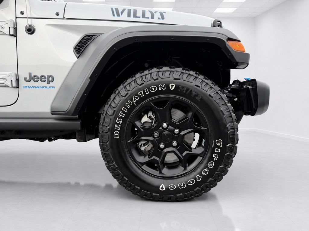 Used 2023 Jeep Wrangler Unlimited w/ Cold Weather Group AWD/4WD image 9