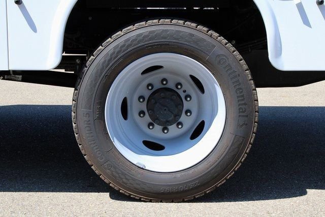 New 2024 Ford F550 4x4 Regular Cab Super Duty image 14