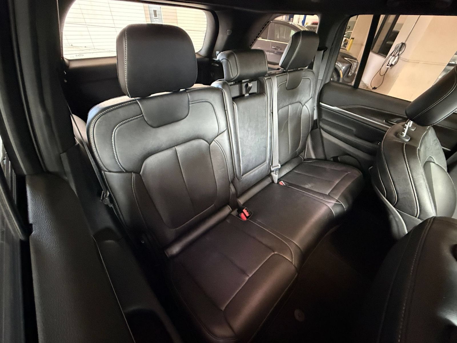 Used 2026 Jeep Grand Cherokee Limited AWD/4WD image 35
