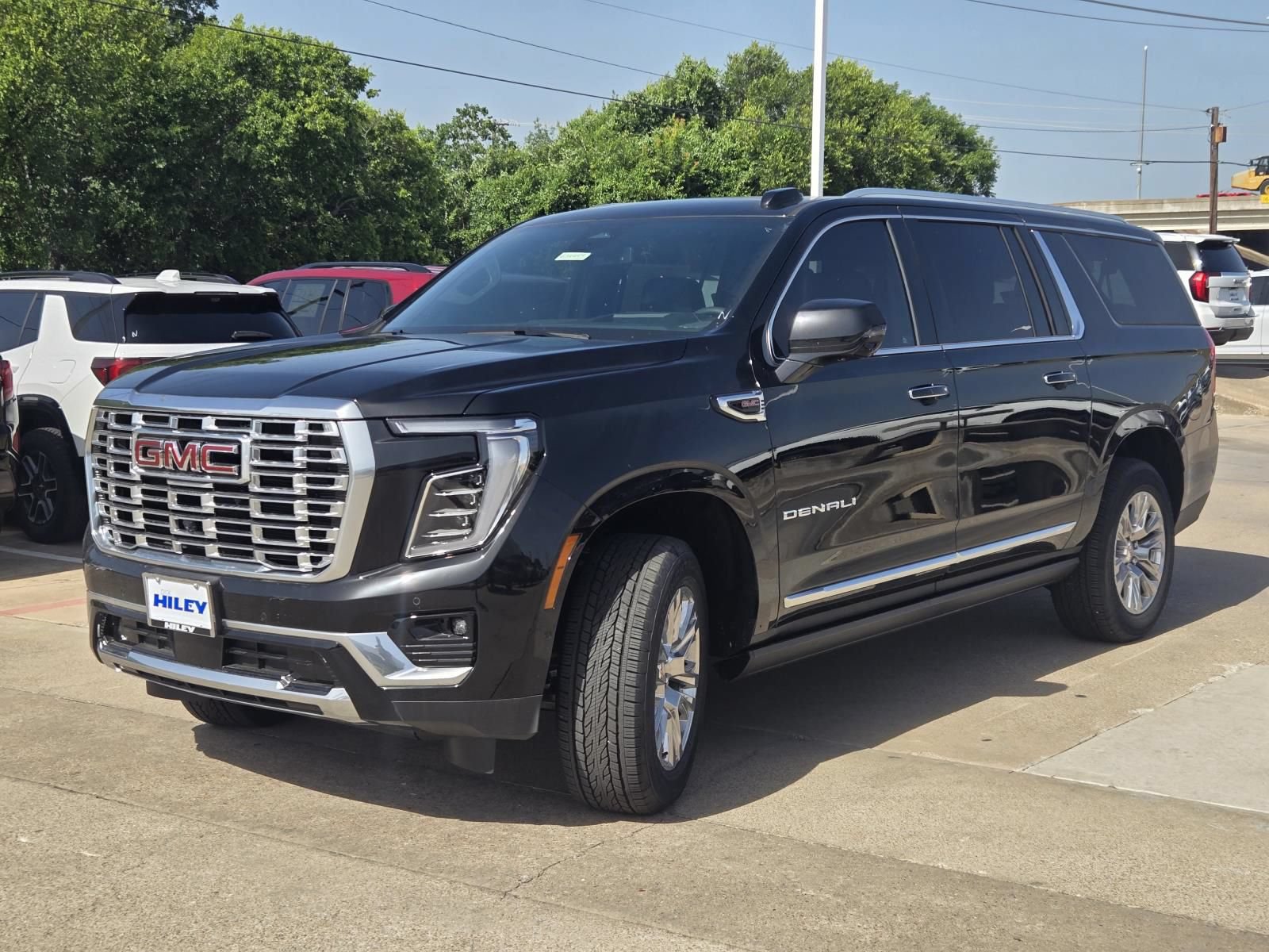 New 2026 GMC Yukon XL Denali w/ Sun & Power Step Package AWD/4WD image 2