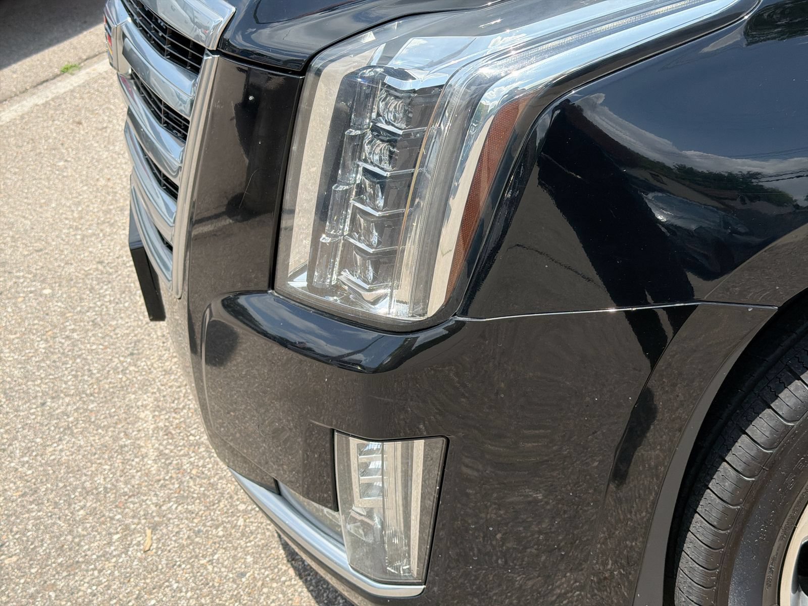 Used 2015 Cadillac Escalade Premium AWD/4WD image 14