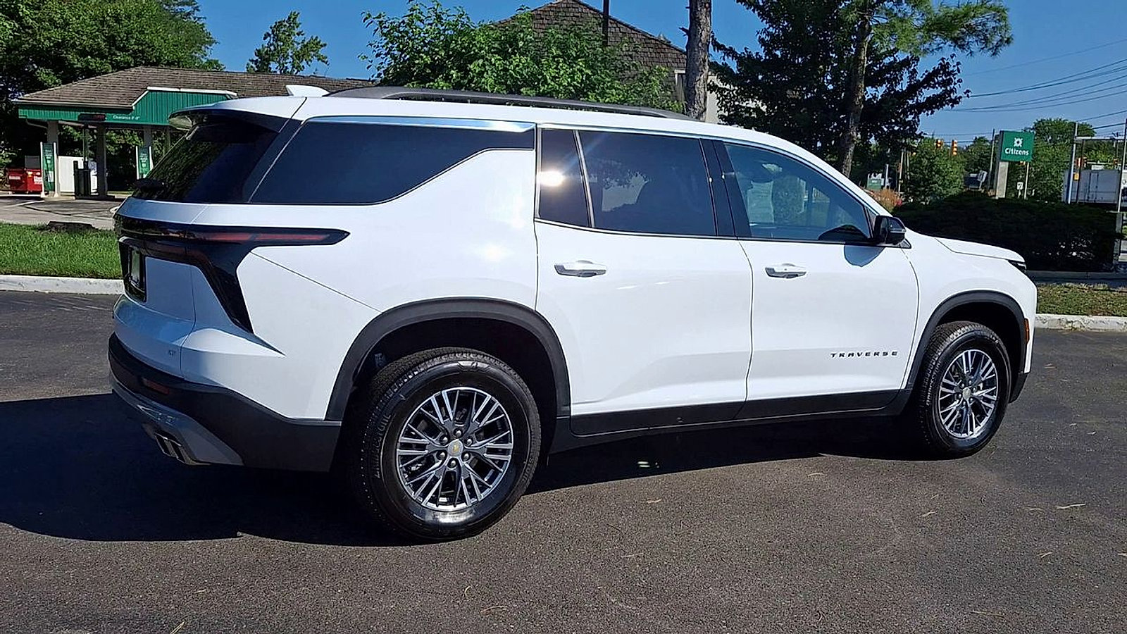 Certified 2024 Chevrolet Traverse LT AWD/4WD image 3