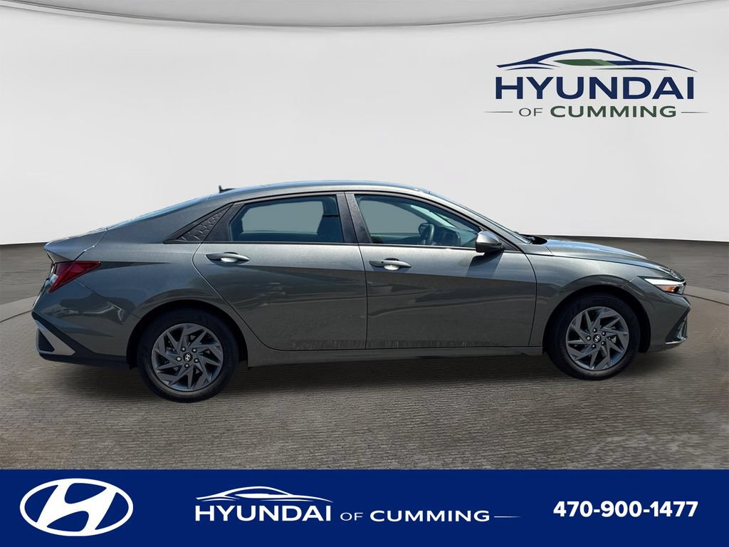 Certified 2025 Hyundai Elantra Hybrid FWD image 9