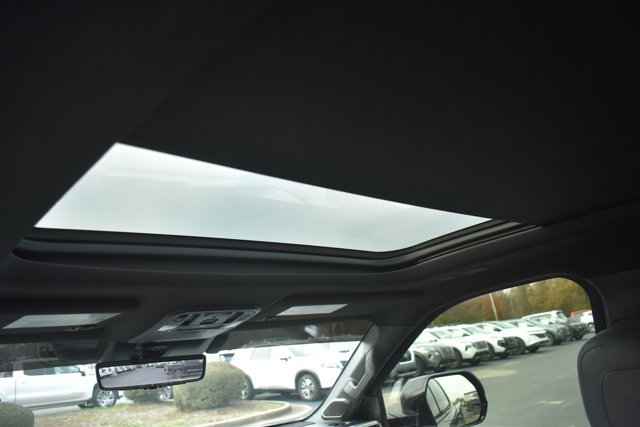 Used 2023 Toyota Tundra Platinum image 18