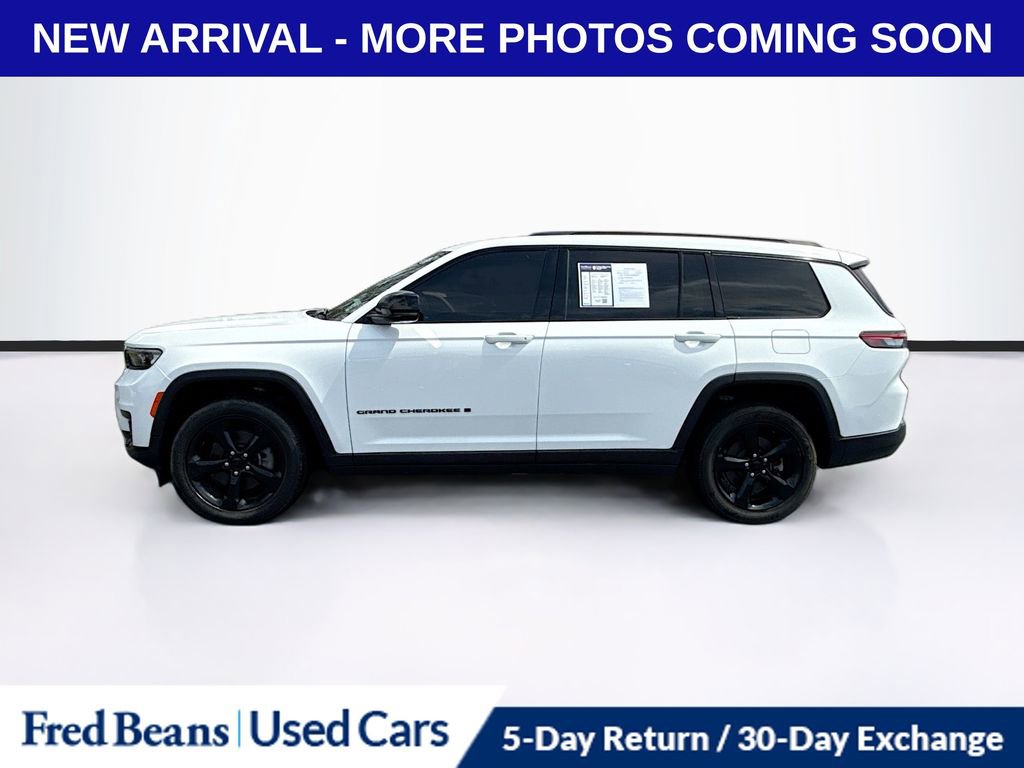 Used 2022 Jeep Grand Cherokee L Laredo image 4